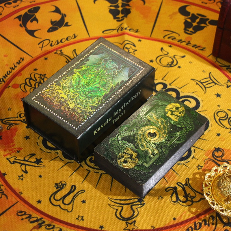 Eagrán Mystical Green & Gold - Cártaí Tarot Miotaseolaíochta Kesulu