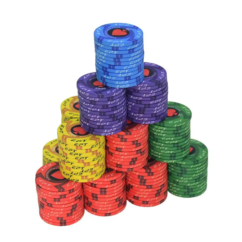 Sliseanna Poker Ceirmeacha Saincheaptha - Cáilíocht Préimhe le haghaidh Eispéireas Barántúla Casino