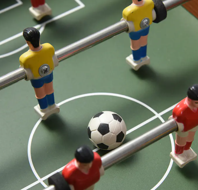 Conas a Fheabhsaíonn Cluichí Foosball Tógáil Foirne agus Táirgiúlacht san Ionad Oibre?